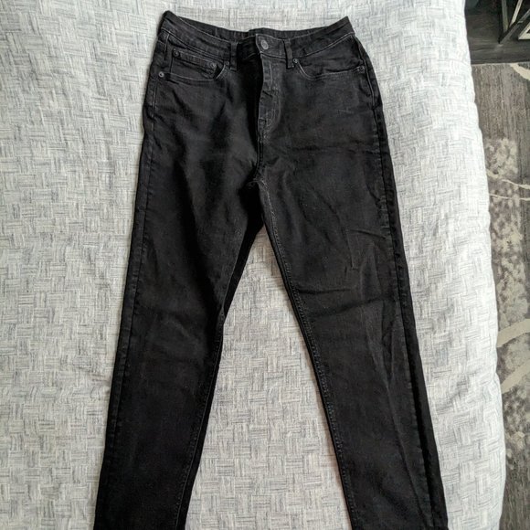 Stevie Tapered Jean in Black - Picture 3 of 10
